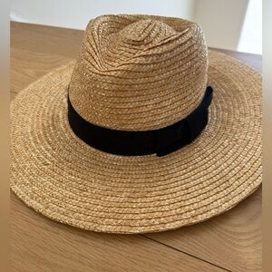 *worn once* Brixton Joanna Tan Straw Beach Hat with Black Band - Size XS